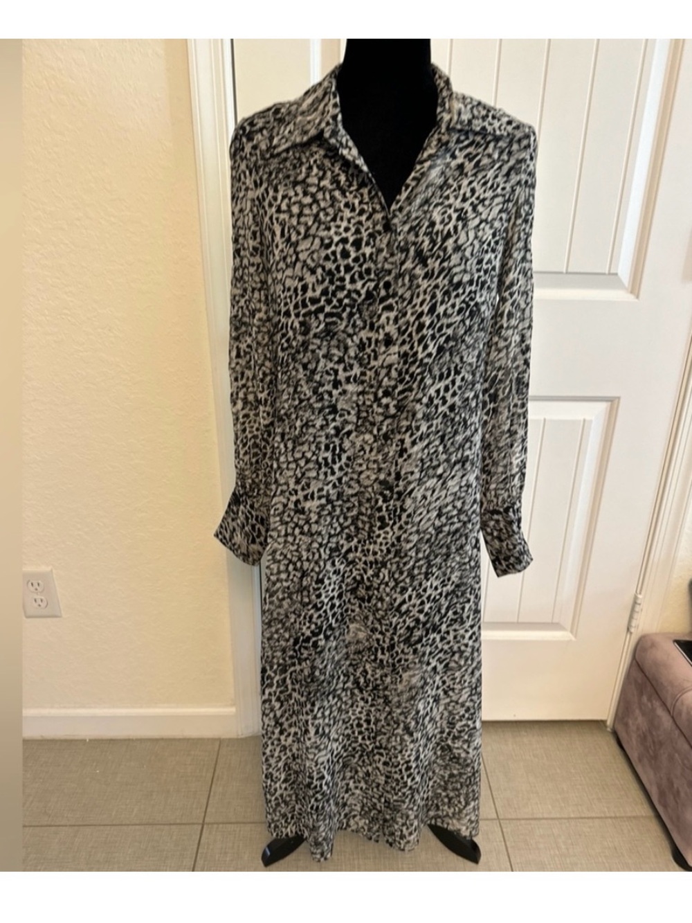 White House Black Market Black and White Long Sleeve Maxi Shirt Dress